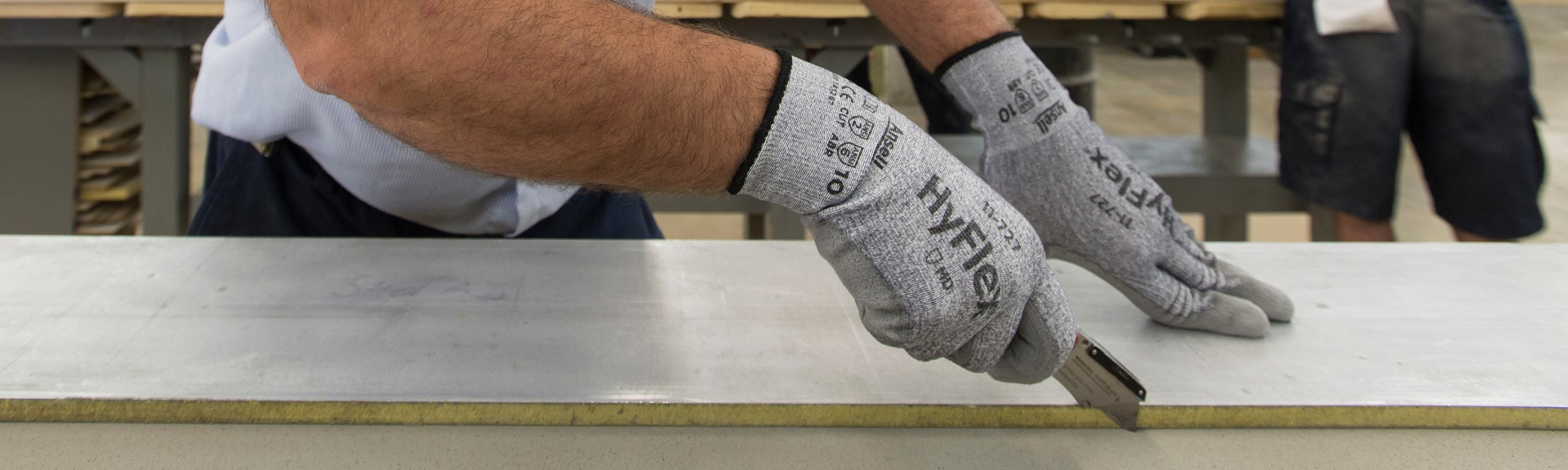 Ansell Hyflex 11-727 Cut Protection Glove