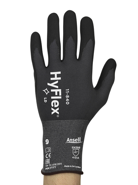 HYFLEX® 11-840 Durable industrial gloves, offering 2x more grip and up to 20% greater abrasion protection*