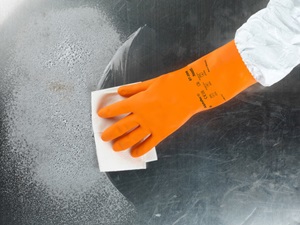 Ansell AlphaTec® 53-001 heavy-duty chemical-resistant gloves